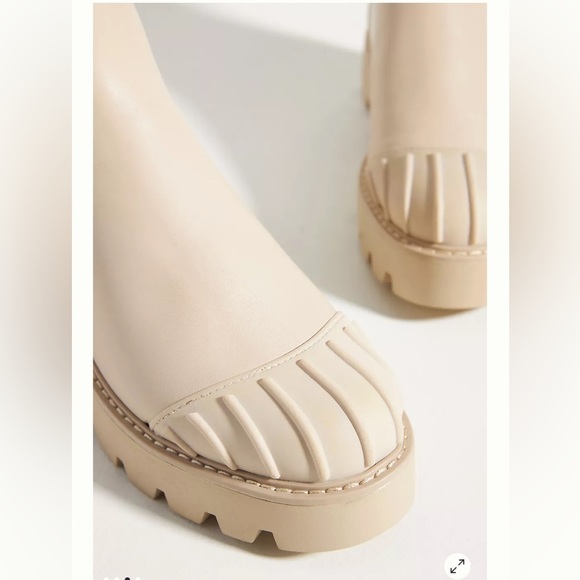 Anthropologie NWT Franco Sarto Leather Brandie Lug Sole Boots Size 7,5. - Picture 2 of 11